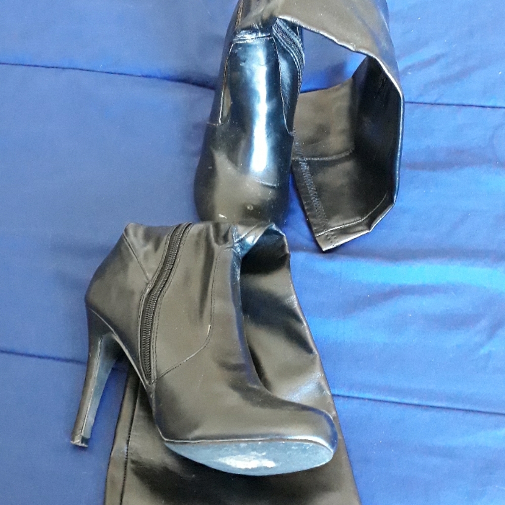 Leather boots